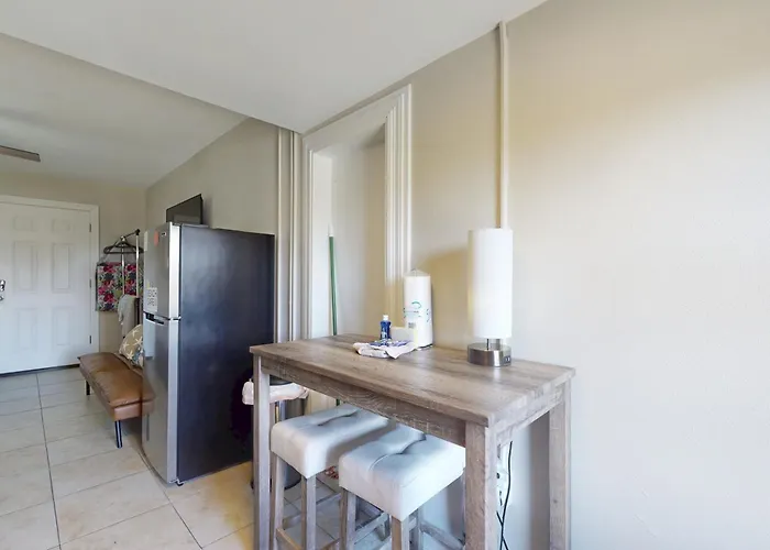 Beachview 205 *
